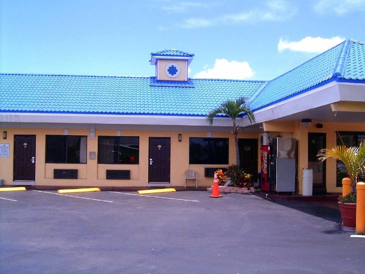Budget Inn of Okeechobee Buitenkant foto